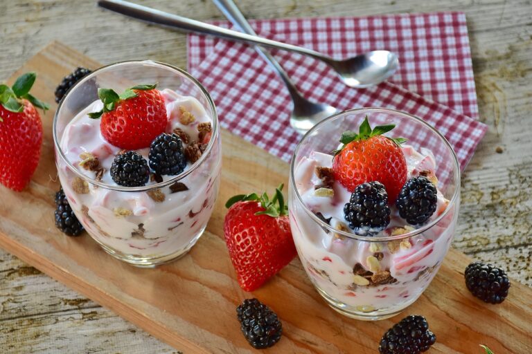 strawberry-dessert-2191973_1280